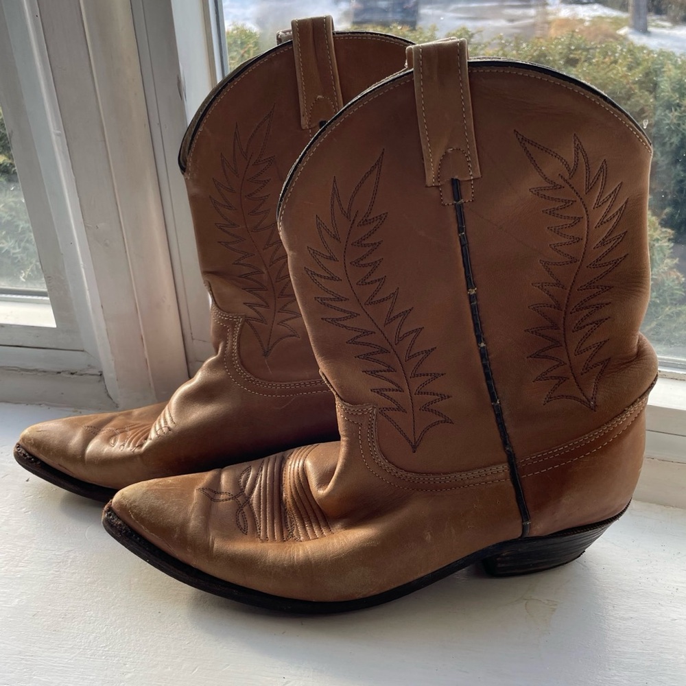 Vintage Tan Brown leather Cowboy Boots